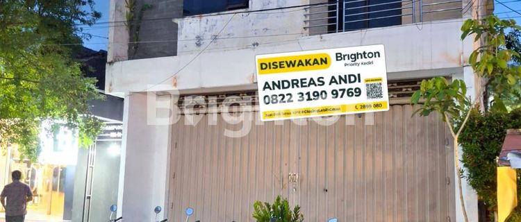 FOR RENT: TWO AND A HALF STORY SHOPHOUSE. LOCATION NEAR TULUNGAGUNG STATION. 1