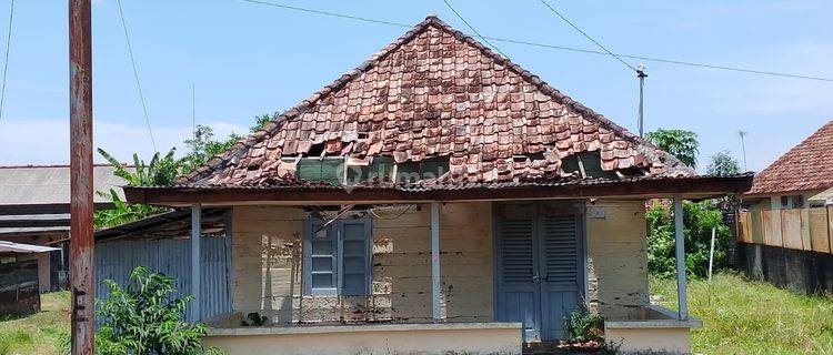 Rumah Tua Hitung Tanah,lokasi Pinggir Jalan 1