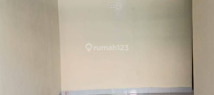 Rumah 2 Lantai Bagus Sertifikat Hak Milik di Matraman, Jakarta Timur 1