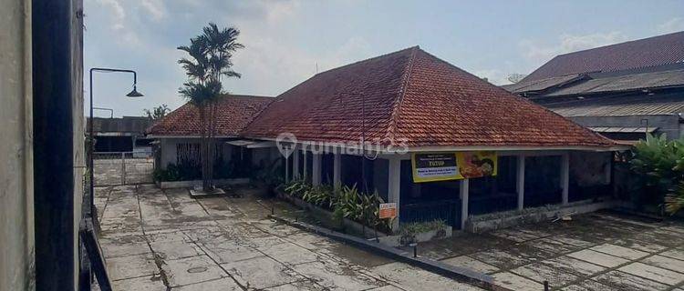 Disewakan ruang usaha ex Resto di Sukasari Pajajaran parkir luas 1