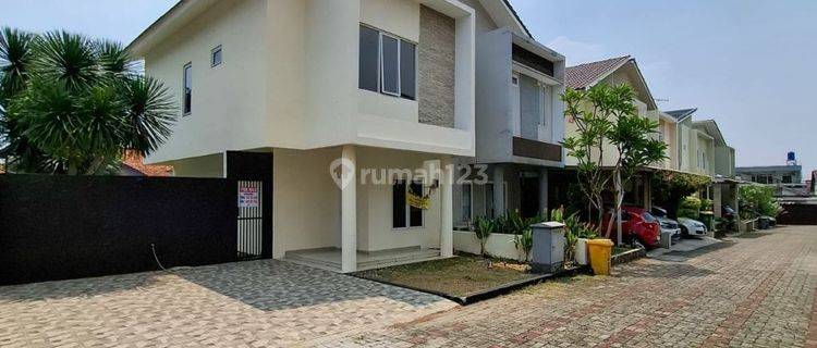 Rumah Secondary Private Townhouse Andara Lokasi Tenang Dan Nyaman 1