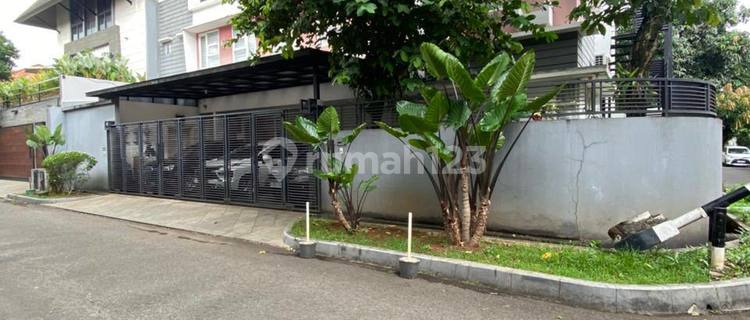 Secondary House, 3-Storey Building+Rooftop, Strategic Location 1