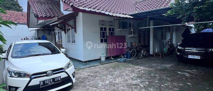 Rumah Asri di Pangkalan Jati, Cinere Lokasi Strategis  1