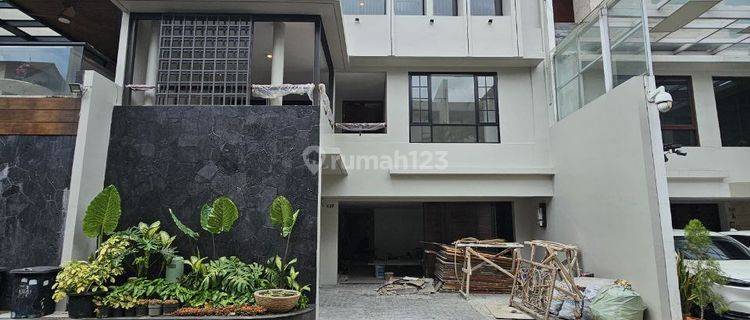 Dijual Rumah Baru 3 Lantai, Lt. 216, 12.8 M Di Cilandak 1