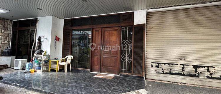 Rumah dijual dibawah NJOP, semi furnished, LT 235 M2, LB 250 M2 1