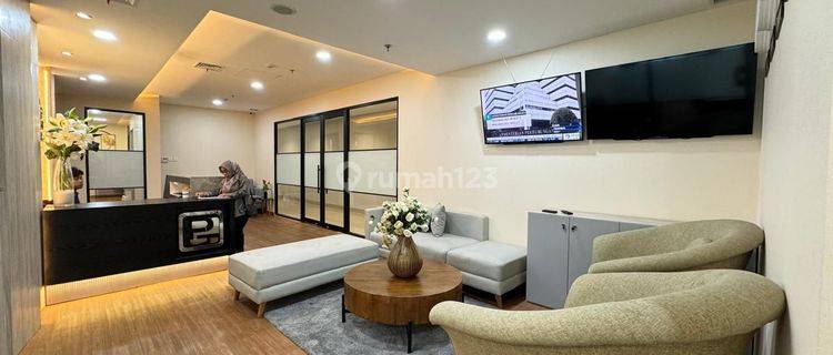 Ruang kantor dengan furniture, rapi dan bagus di Citra Tower Kemayoran 1