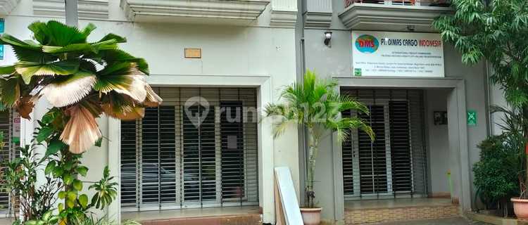 2-Storey Shophouse in Puri Botanical, Kembangan Joglo, West Jakarta 1