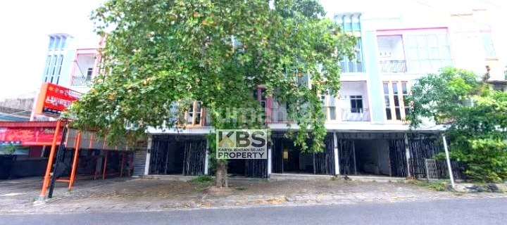 For Rent: Strategic 3-Story Shop House - Teratai Street, Tanjungpinang 1