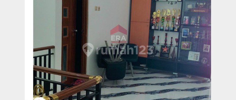 Beautiful Well-Maintained House in Strategic Location, IKIP Duren Sawit Complex 1