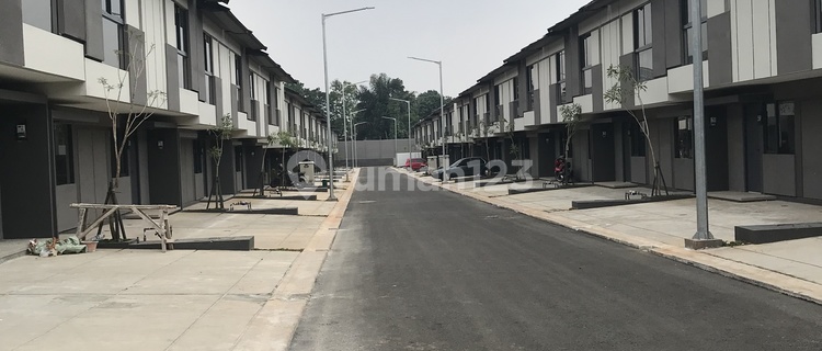 Two-Story House in Cluster XYZ Cove Park Serpong, Jl. Diklat Pemda, Curug Wetan, Curug, Tangerang, Banten, Indonesia, 15810, Legok 1