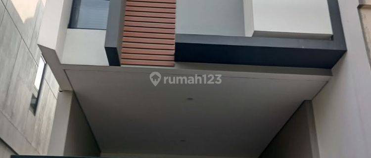 R Rumah Dua lantai Lima menit ke stasiun Tanjung Priok  1