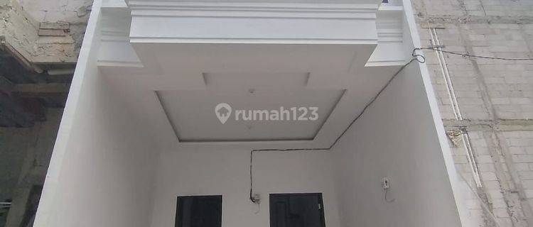 Rumah 2 Lantai setengah dekat pasar Minggu 3 menit ke tol kukusan  1