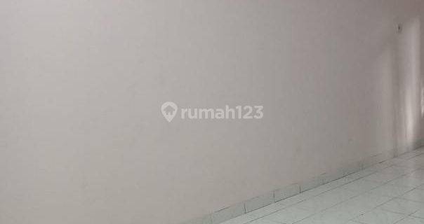Disewa Ruang Usaha Lantai 2 di Tubagus Angke, Lb.+ 220 M2, Jakarta Barat  1