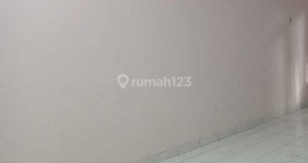 Disewa Ruang Usaha Lantai 2 di Tubagus Angke, Lb.+ 220 M2, Jakarta Barat  1