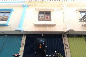 For Sale: 3-Story Shophouse in Jelambar, West Jakarta 1