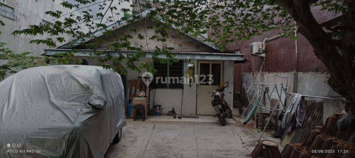 Dijual rumah tua hitung tanah saja tambora 1