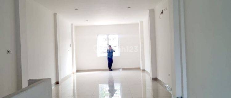 Dijual Ruko 3 Lantai Siap Huni Di Cengkareng Barat, Jakarta Barat 1