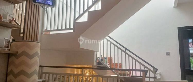 Dijual Rumah 2,5 Lantai di Taman Palem Lestari, Jakarta Barat 1