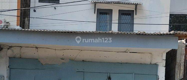 Dijual murah rumah 3 lantai di jalan raya,lokasi bagus,harga nego 1