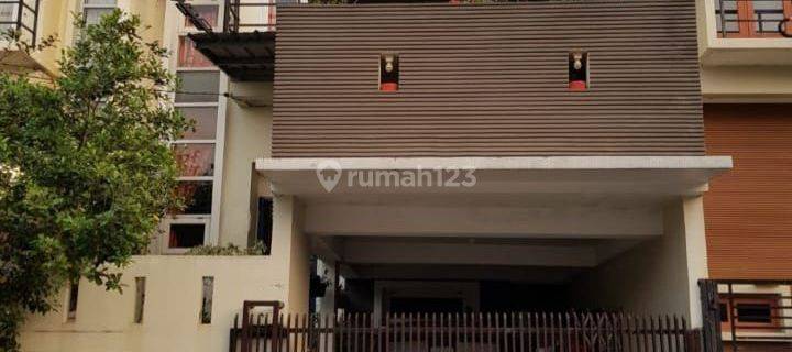 Dijual rumah 2,5 lantai sudah renov di Daan Mogot arcadia,nego   1