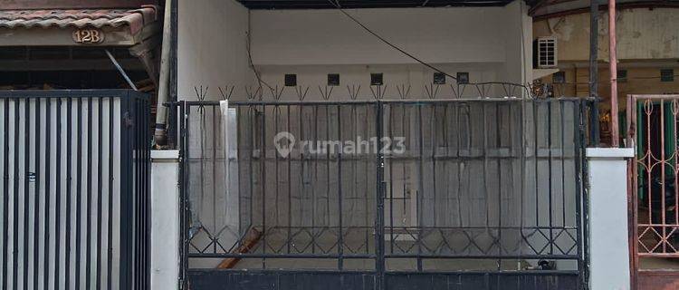 Dijual rumah 2,5 lantai di Daan Mogot baru,lokasi bagus,Hrg Nego 1