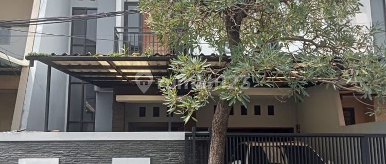 Rumah Cantik Di Villa Taman Meruya Lokasi Strategis Harga Nego   1