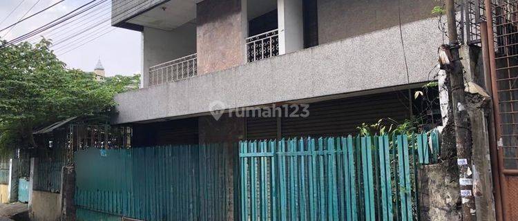 Rumah 2 lantai cocok u/usaha kost di Jl. Batu Ceper Jak-Pus 1