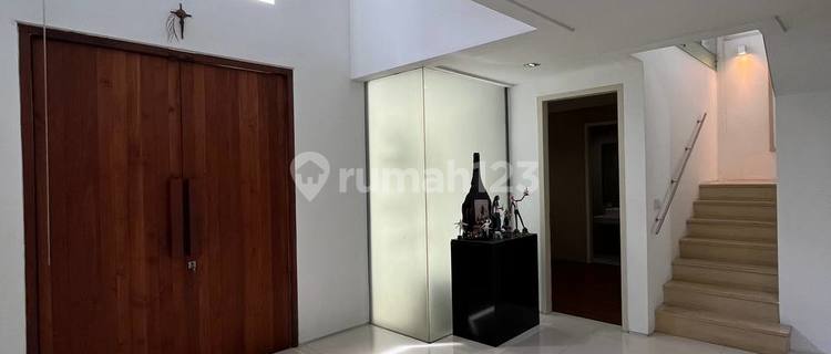 Dijual Rumah Mewah Bagus di Kemang SHM 1