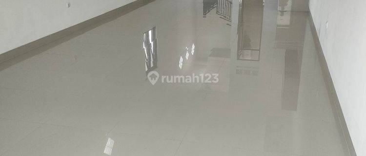 Ruko baru terawat di lokasi strategis di pusat kota Tasikmalaya 1