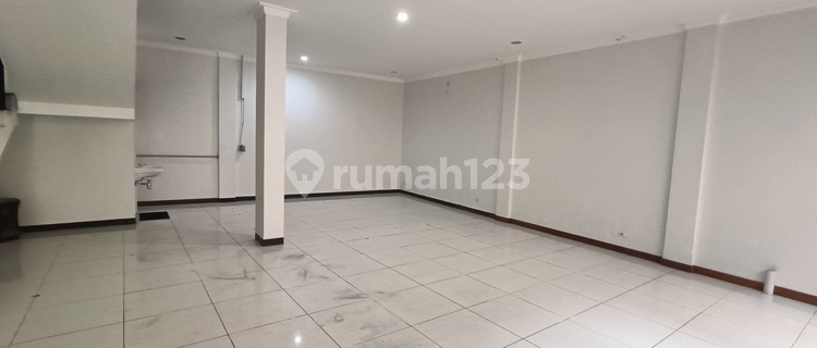 Ready-to-Use Shop House Near Famous School in Tasikmalaya 1