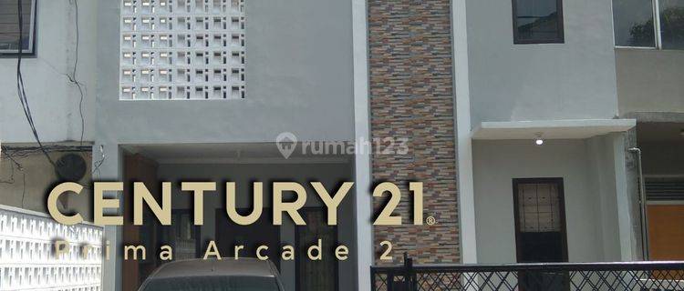 Rumah Cozy 2 lantai Dg 7 Kamar tidur di Sektor 5 Bintaro FM-13356 1