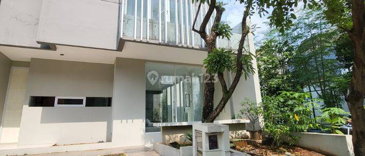 Rumah Asri Modern Suasana Nyaman di Discovery Bintaro Jaya SC-16056 1