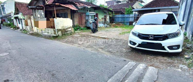 Tanah Tengah Kota Dekat Ke Rs Muwardi Uns Di Jebres Surakarta 1