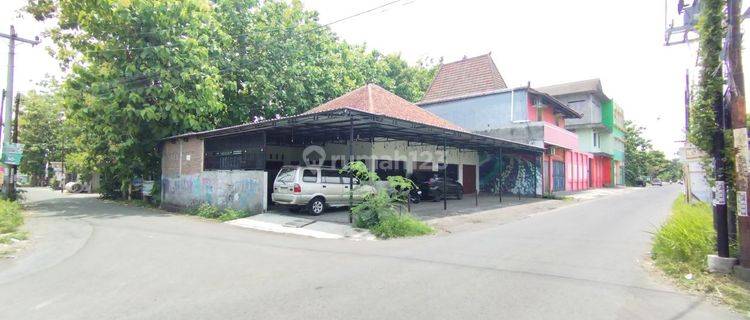 Rumah Makan Siap Pakai Lokasi Strategis Posisi Hook 1