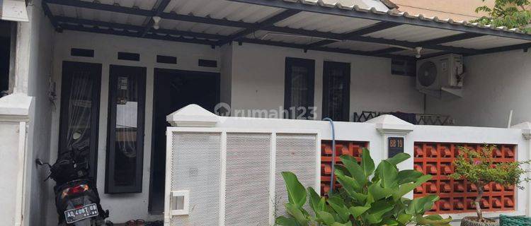 Rumah Cantik Siap Huni Lokasi Strategis Tengah Kota  1