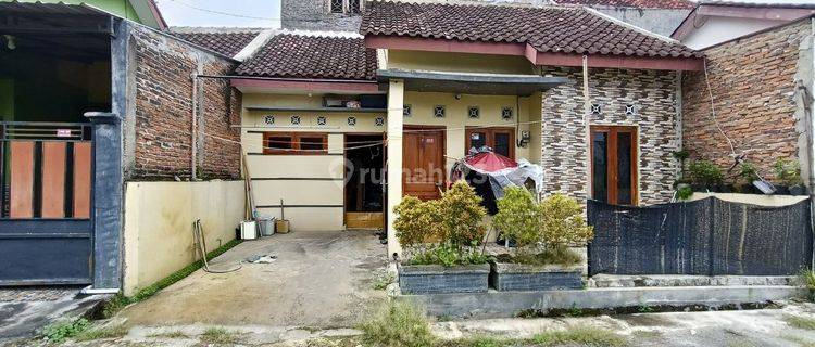 Rumah Second Murah Lingkungan Perum di Kartasura  1