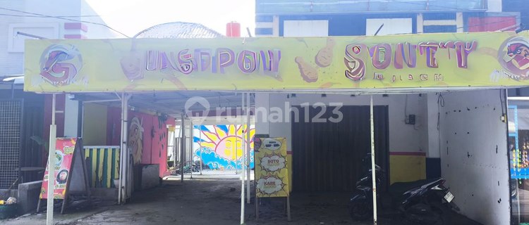 Kios Lingkungan Strategis Dekat Sekolah dan Pemukiman di Laweyan 1