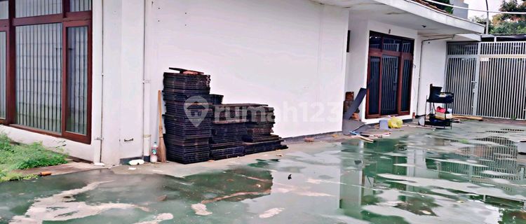 Dadali Sudirman Housing - Nice Building Wide Yard - Suitable for Business / Office 1