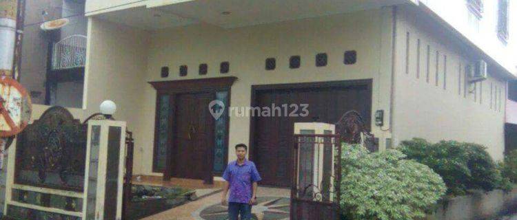 Rumah 3 Lantai mewah dan bagus di Peterongan Timur 1