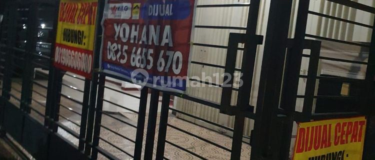 Dijual Rumah 2 lantai Bagus di Taman Turangga 1