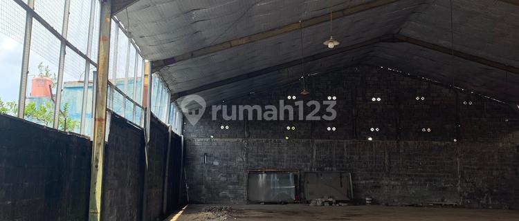 Gudang Siap Pakai di Jalan Suratmo Semarang Barat 1