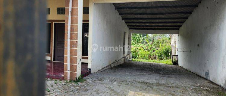 Dijual Rumah Dengan Tanah Luas 1