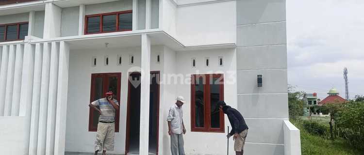 Rumah Nyaman Di Pucang Gading 1