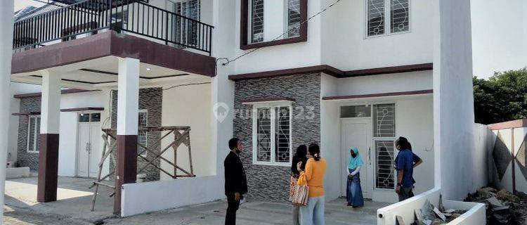 Rumah 2 Lantai Free Balkon Ukuran 1x3 Legalitas SHM  1