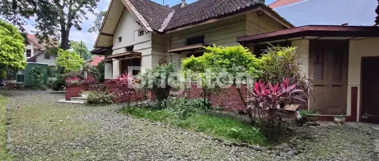 Rumah Bangunan Kolonial Pusat Kota Sekitaran jl Ijen Malang 1