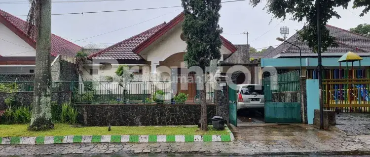 Rumah Kolonial Belanda Terawat Dan Strategis 1