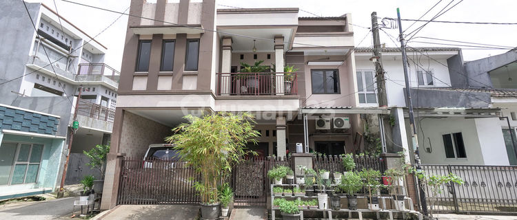 6 Bedroom House Facing East 15 Minutes to Pondok Gede Mall Ready for KPR J-40994 1