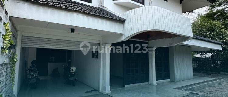 Rumah Secondary Posisi Hoek di Pondok Indah 1