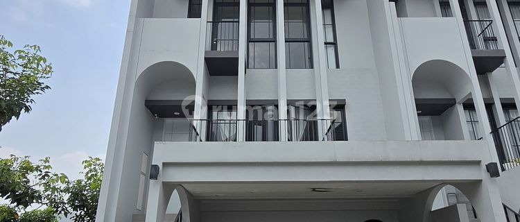 Dijual Aether Greenwich BSD Samping Sport Club Hoek 1