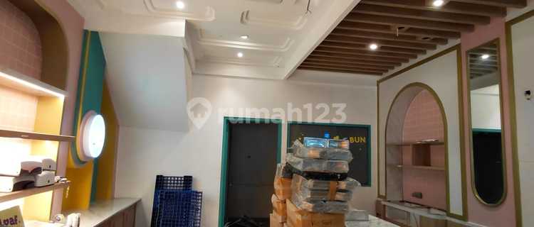 For Sale: Strategic Location Shophouse on Boulevard Greenville, Suitable for Busy Street Business 1